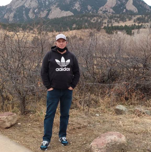 Profile Picture of Greg Sandor (@gregsandor) on Poshmark