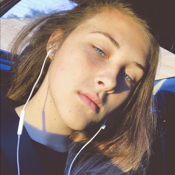 Profile Picture of Bijou Holm (@plextus) on Poshmark