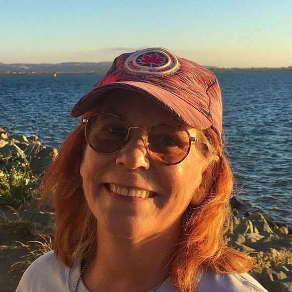 Profile Picture of Cherie Drochak (@cheri22155) on Poshmark
