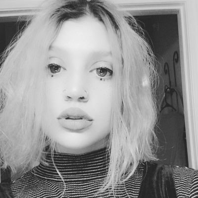 Profile Picture of Pork Chop Annie (@biz__loaz) on Twitter