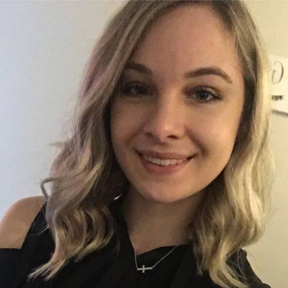 Madison Siwicki - Poshmark Profile Picture of Madison Siwicki (@madisonls1) on Poshmark