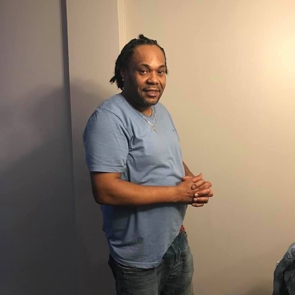 Profile Picture of Vince Evans (@vinceevans) on Poshmark