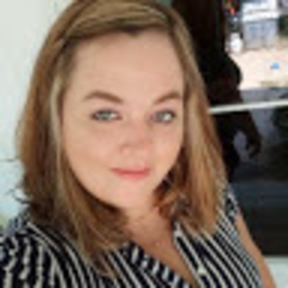 Profile Picture of Shawna Bolander (@shawna3390) on Poshmark