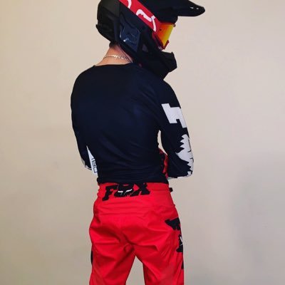Profile Picture of CJ Weaver (@CJWeaver19) on Twitter