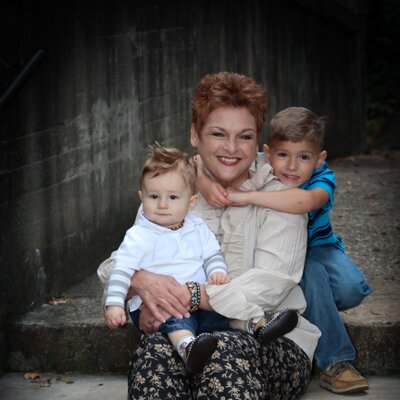 Profile Picture of Nancy Parris Soares (@Atlasinthehouse) on Twitter