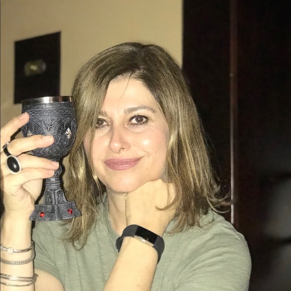 Profile Picture of Arezo Tabrizi (@arezotabrizi) on Poshmark