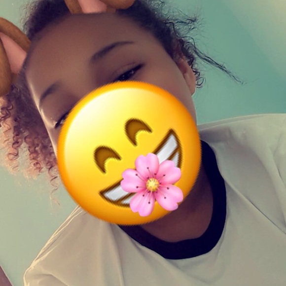 Profile Picture of Alexys Mcclinton (@alexysbabygir36) on Poshmark