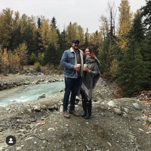 Profile Picture of Alexandra Neetz (@alexandraneetz) on Poshmark