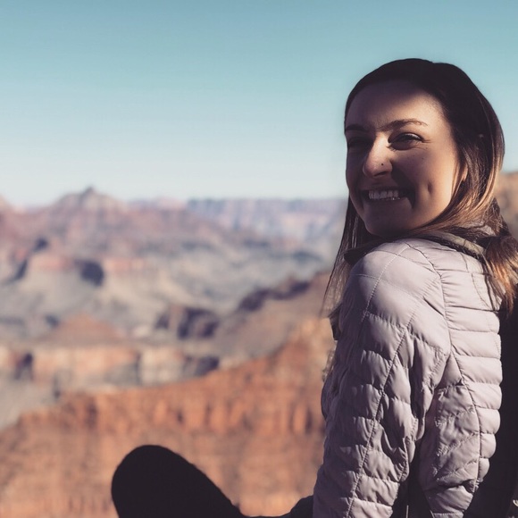 Profile Picture of Jess Alvarez (@jesscalva26) on Poshmark