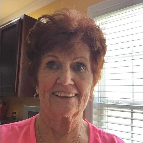 Profile Picture of Valerie Roskind (@lilreddevilntn) on Poshmark