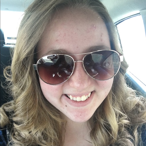Profile Picture of Elizabeth Gregg (@liz_g6598) on Poshmark