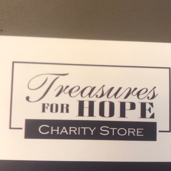 Profile Picture of Jennifer Marchione (@treasures4hope) on Poshmark