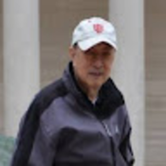 Profile Picture of James Chang (@greenband747) on Poshmark