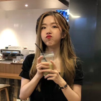 Profile Picture of Wu Yalu Pics (@yaluarchive) on Twitter