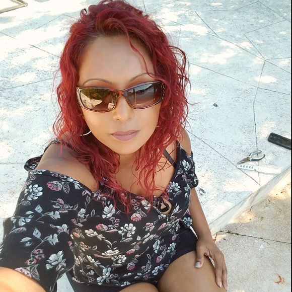 Profile Picture of Lisa Andrew (@mizzlisa05) on Poshmark