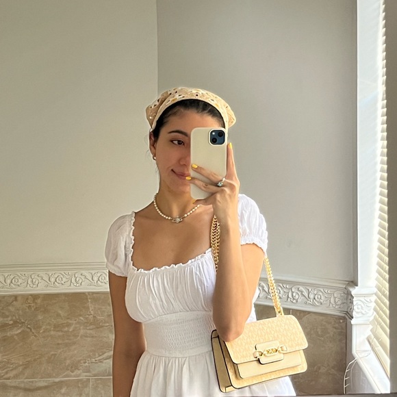 Profile Picture of Sam Castrillon (@aamcast6) on Poshmark