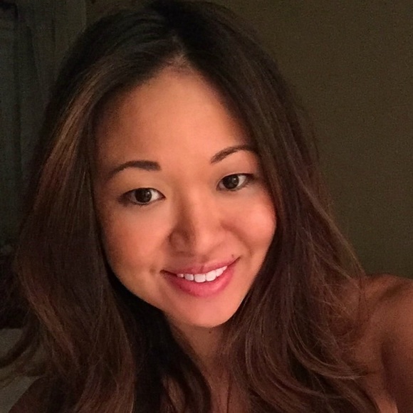 Profile Picture of Lei Ishikawa (@lanileimoo) on Poshmark