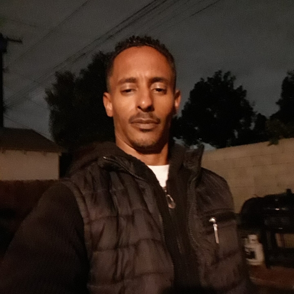Profile Picture of Mike Dowling (@mikedowling) on Poshmark