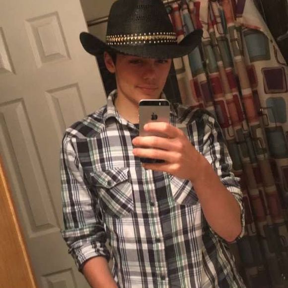 Profile Picture of David Granger (@david_granger) on Poshmark