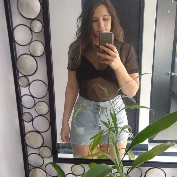 Profile Picture of Maria Arboleda (@mariaarboled339) on Poshmark