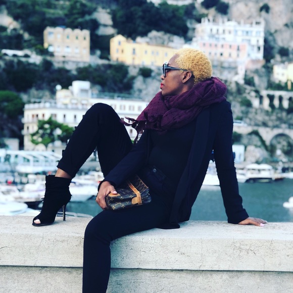 Profile Picture of Mara Scott (@shamswt) on Poshmark