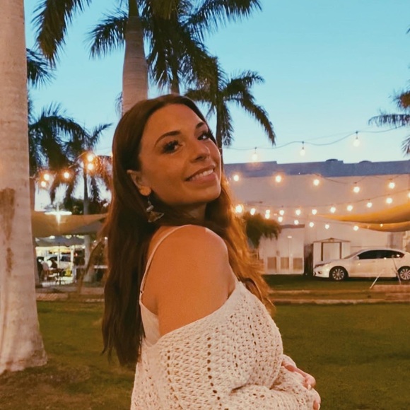 Profile Picture of Jenna Pearrow (@jennaascloset) on Poshmark