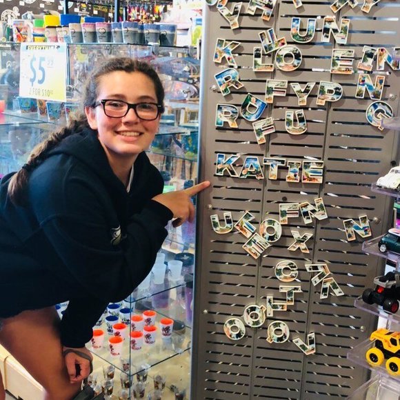 Profile Picture of Katie Eakens (@katieeakens) on Poshmark