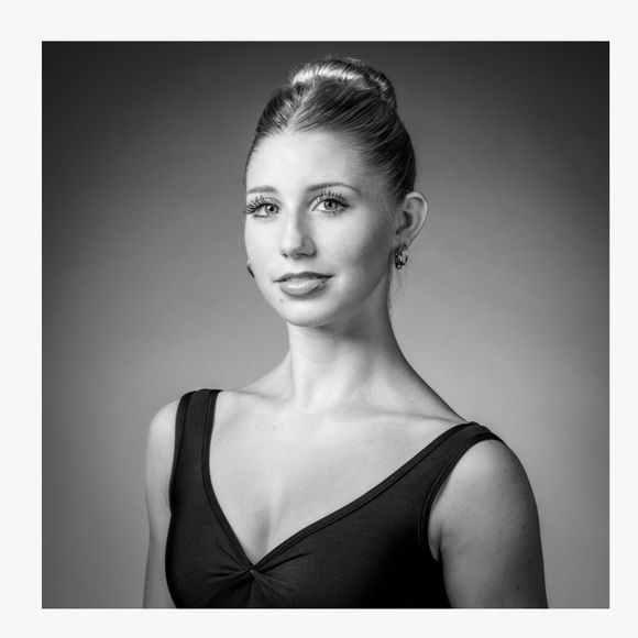 Profile Picture of Lily Krisko (@lilykrisko) on Poshmark