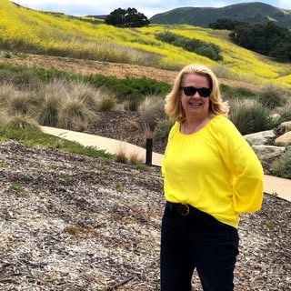 Profile Picture of Stefanie Hoover Miller (@stefaniemiller) on Instagram