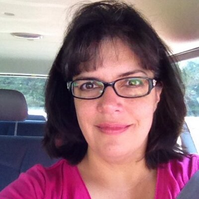 Profile Picture of Debbie Fine (@lifeonthehill) on Twitter