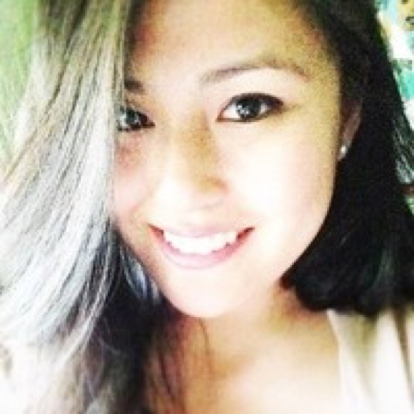 Profile Picture of Amanda Leonhardt (@ahart77) on Poshmark