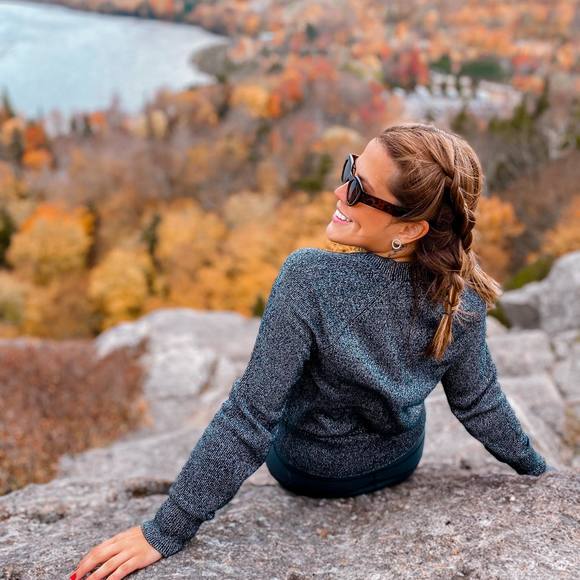 Profile Picture of Gláucia Paes (@glauciapaess) on Poshmark