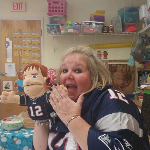 Profile Picture of Erika Steen (@steeniesmom) on Poshmark