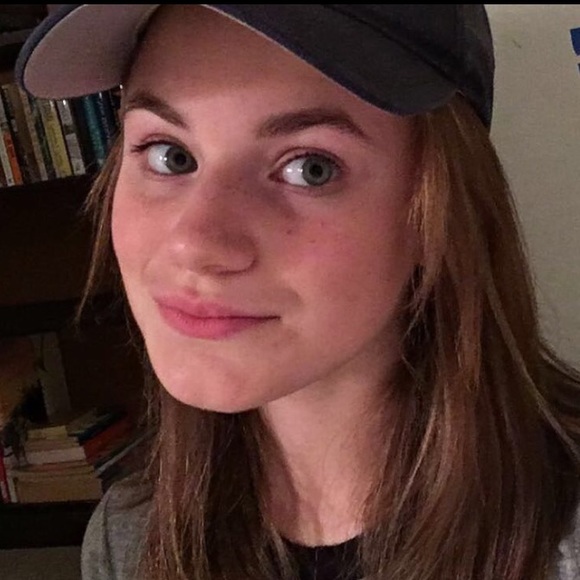 Mikki Griffin - Poshmark Profile Picture of Mikki Griffin (@mikki9693) on Poshmark