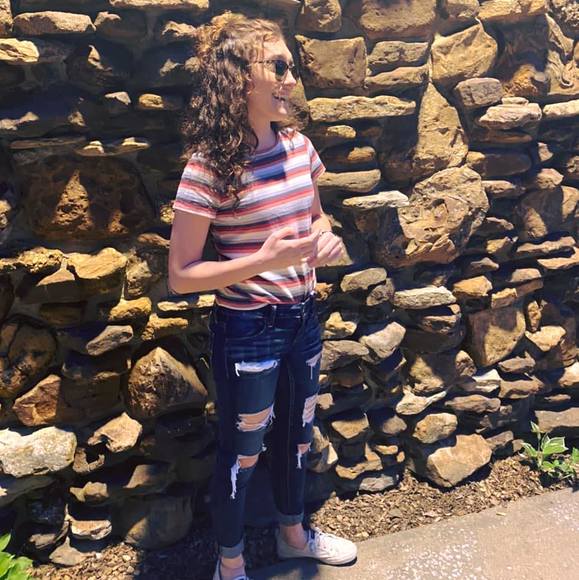 Profile Picture of Kylie Ernsting (@kyliernsting) on Poshmark