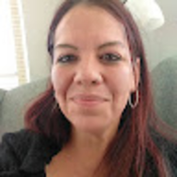 Profile Picture of Leah Matera (@leahmatera) on Poshmark