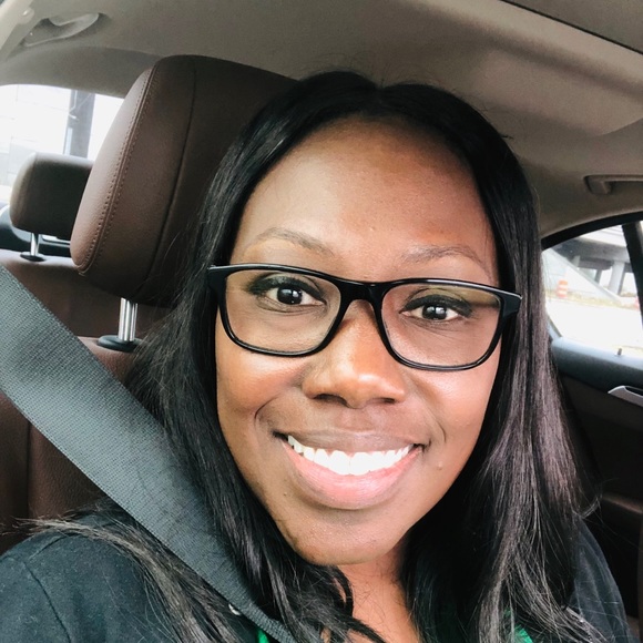 Profile Picture of Robinn Wesley (@phatgirl75) on Poshmark