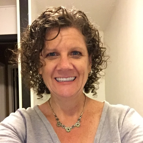 Profile Picture of Paula Mcdaniel (@paulamcdaniel5) on Poshmark