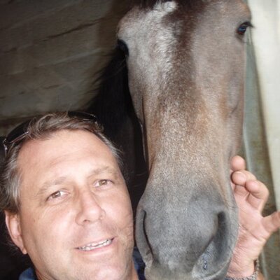 Profile Picture of Larry Hull (@larzhull) on Twitter