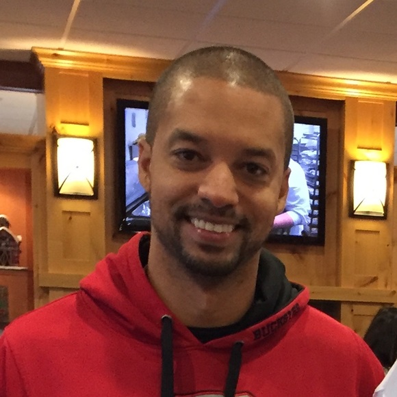 Profile Picture of Brad Abner (@babner216) on Poshmark