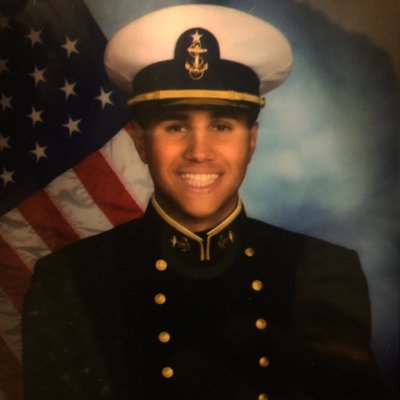 Profile Picture of Dante Roberts (@dantethrows) on Twitter