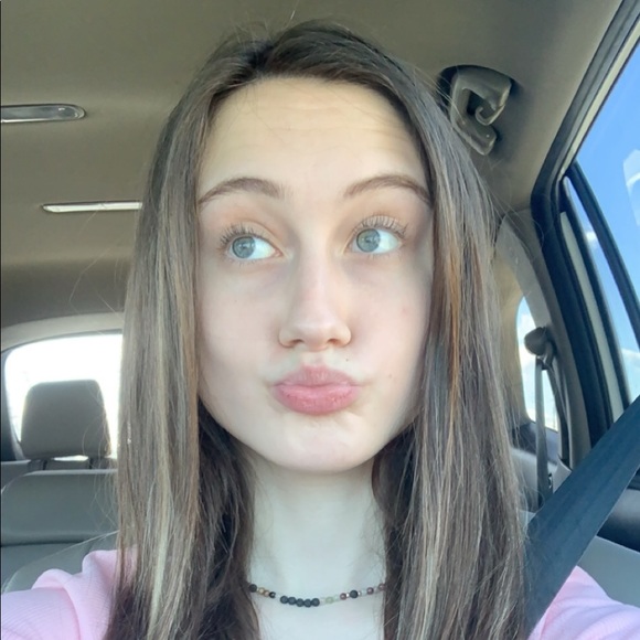 Profile Picture of Emily Scherck (@escherck) on Poshmark