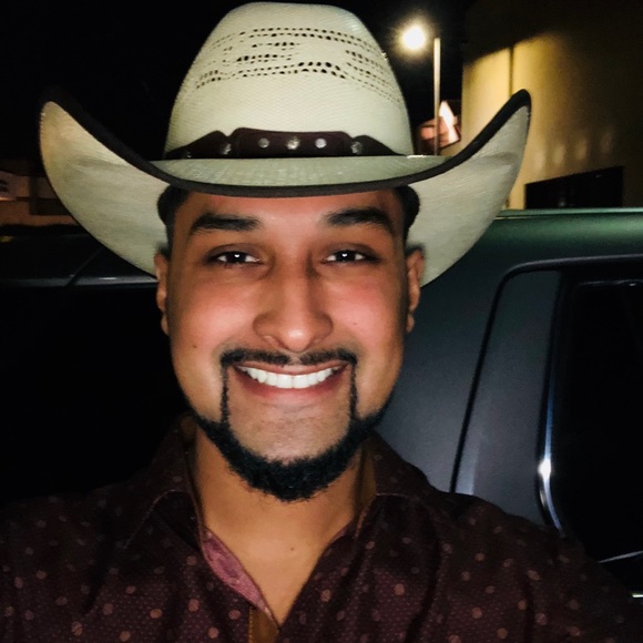 Profile Picture of Bryan Alonso (@balonso08) on Poshmark