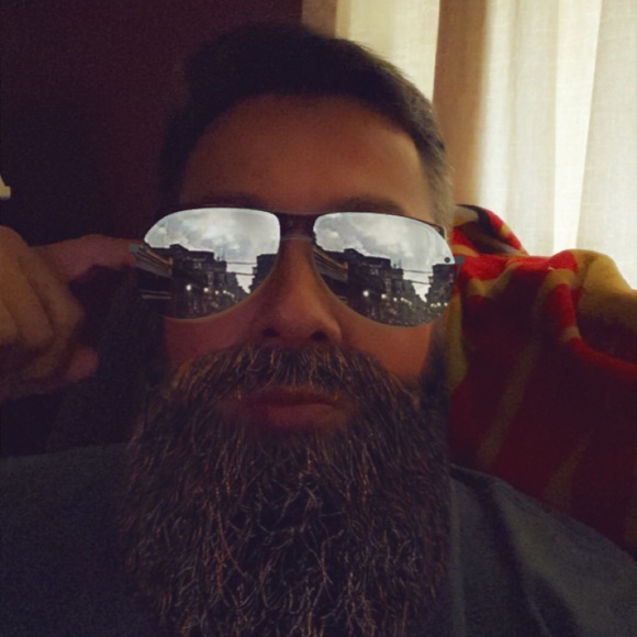 Profile Picture of Tony Wiggins (@tnywig) on Poshmark