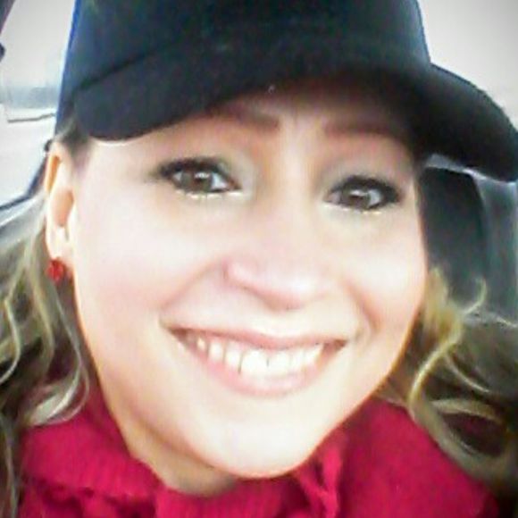 Profile Picture of Pamela Page (@shopping1988) on Poshmark
