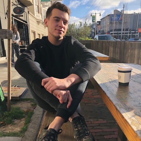 Profile Picture of Mike Shelton (@mbxs2n) on Poshmark