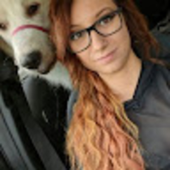 Profile Picture of Cassie Brady (@cassiebrady426) on Poshmark