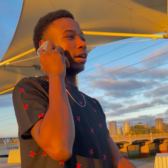 Profile Picture of Omar Omar (@abdikadiro) on Poshmark