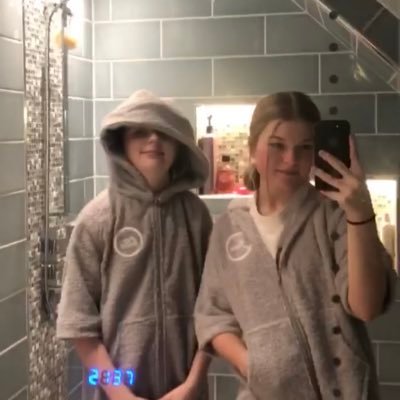 Profile Picture of Josie Holt (@JosieHo39172845) on Twitter