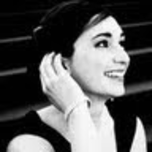 Profile Picture of Bethany Fixsen (@bethanyfixsen) on Poshmark